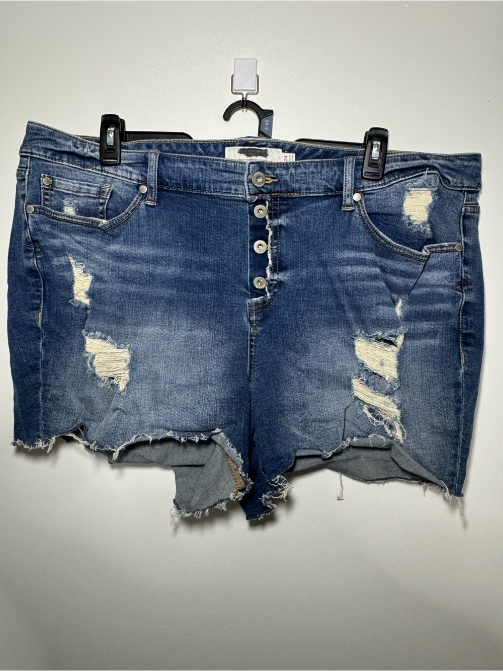 EUC Torrid Distressed Style Blue Denim Jean Short Shorts Size 24 3X